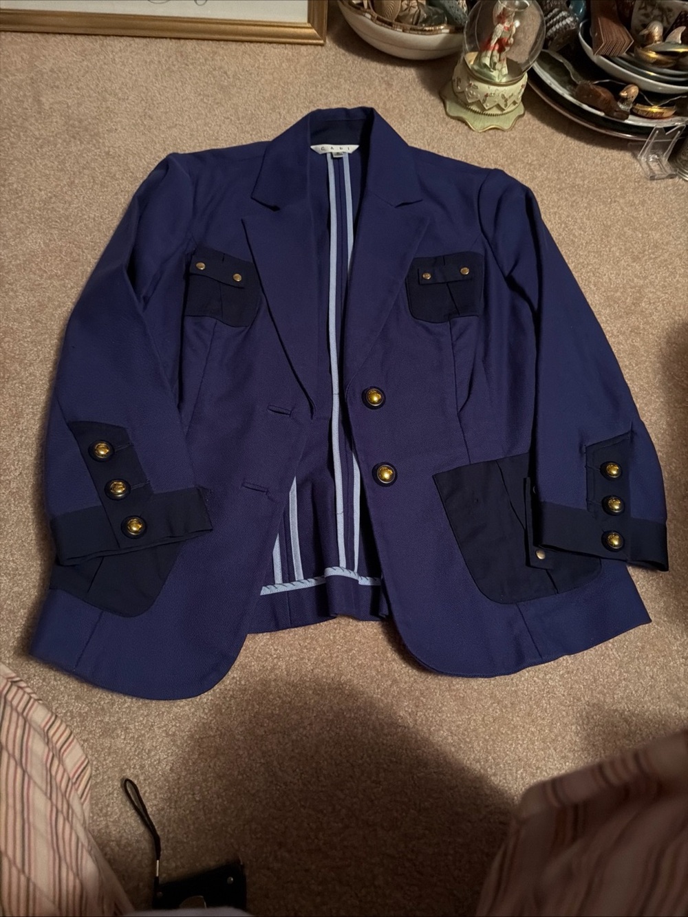 Cabi Blueberry Resort Blazer features distinctive contrast pockets size 6